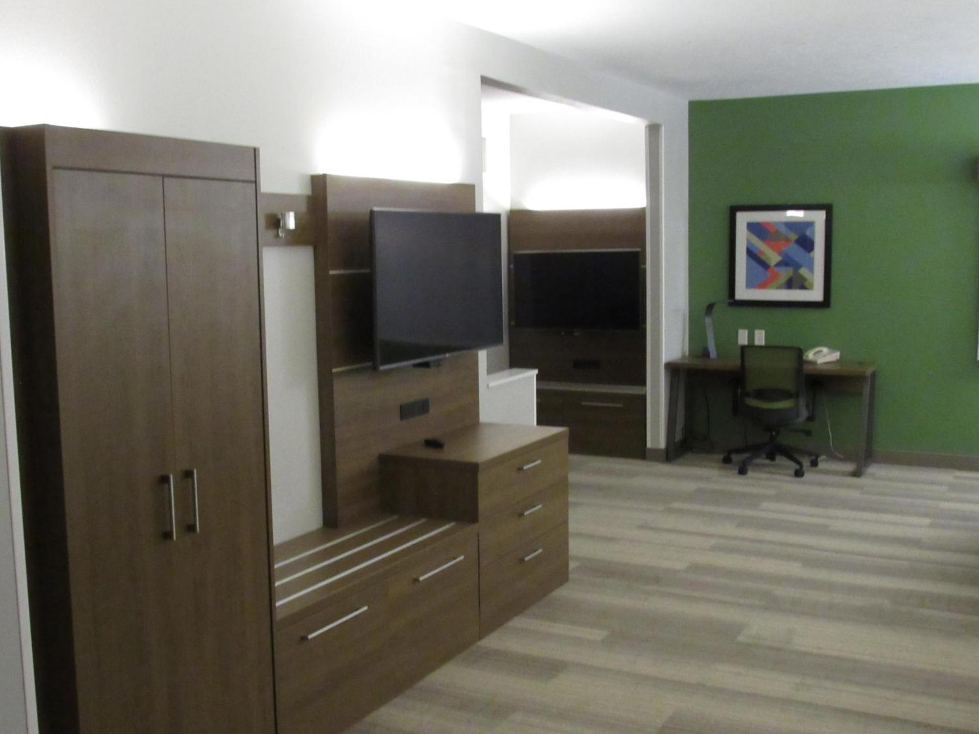 Express & South By Ihg 2* Lincoln