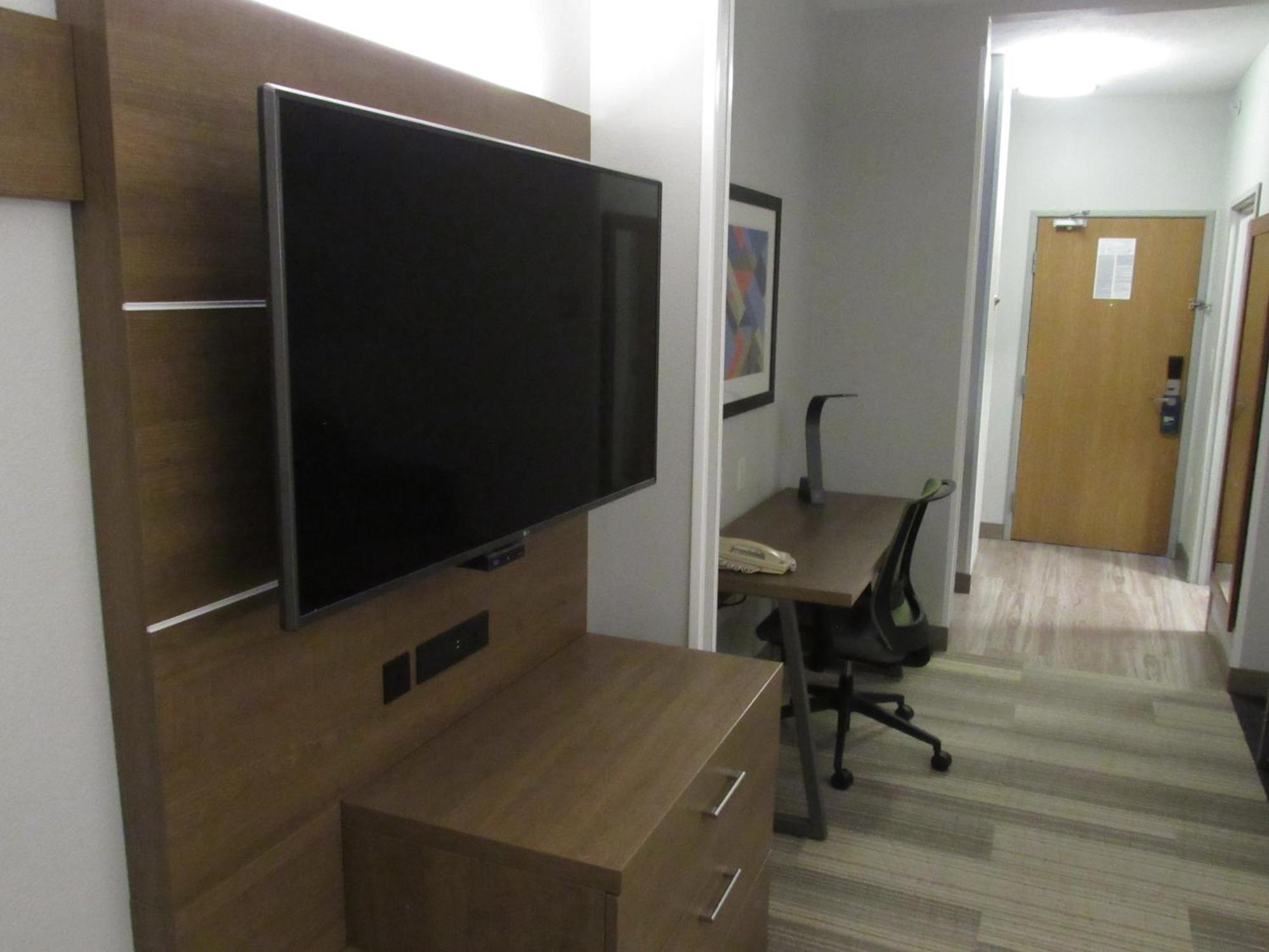 Express & South By Ihg Hotel