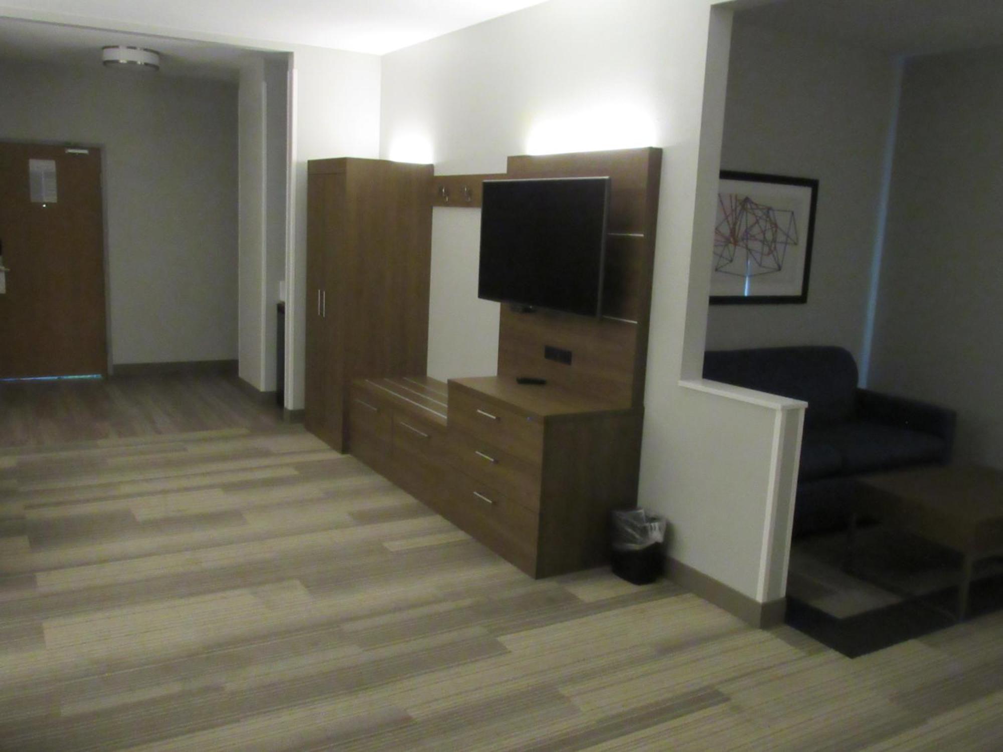 Express & South By Ihg 2* Lincoln