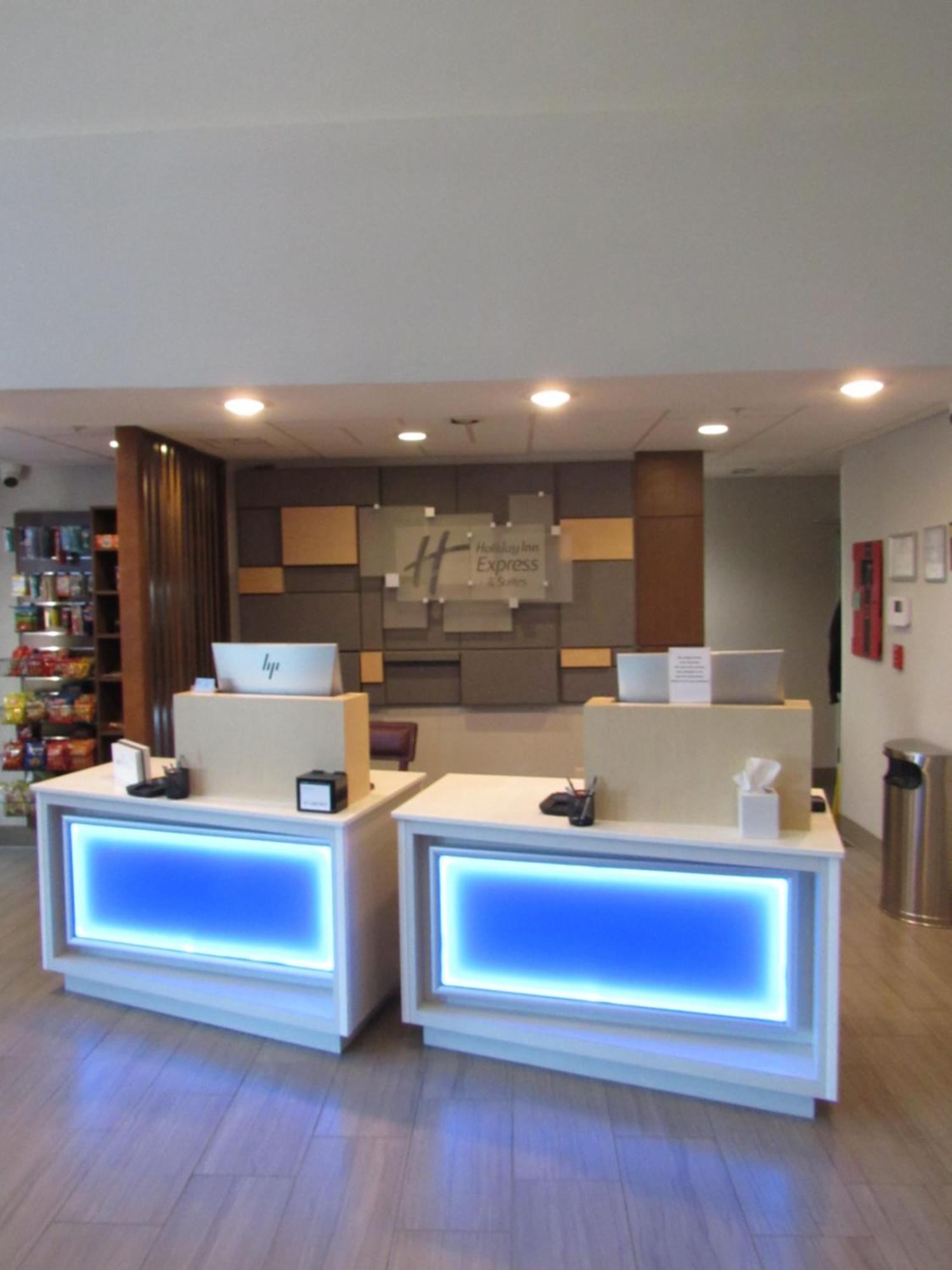 Express & South By Ihg Hotel 2*
