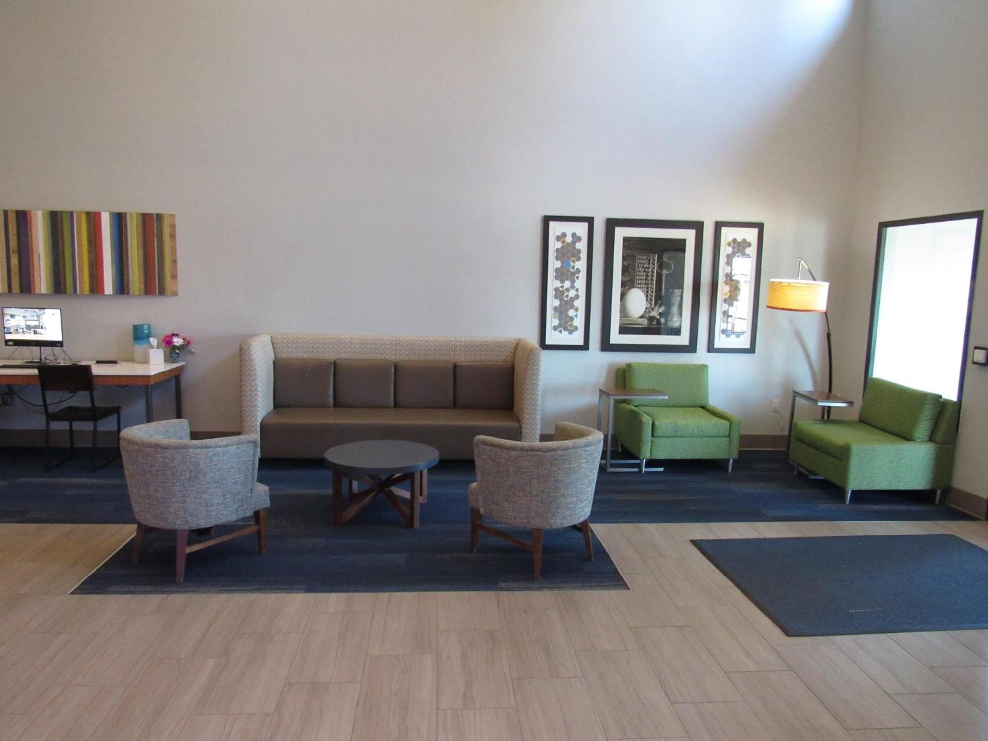 Hotel Express & South By Ihg 2*