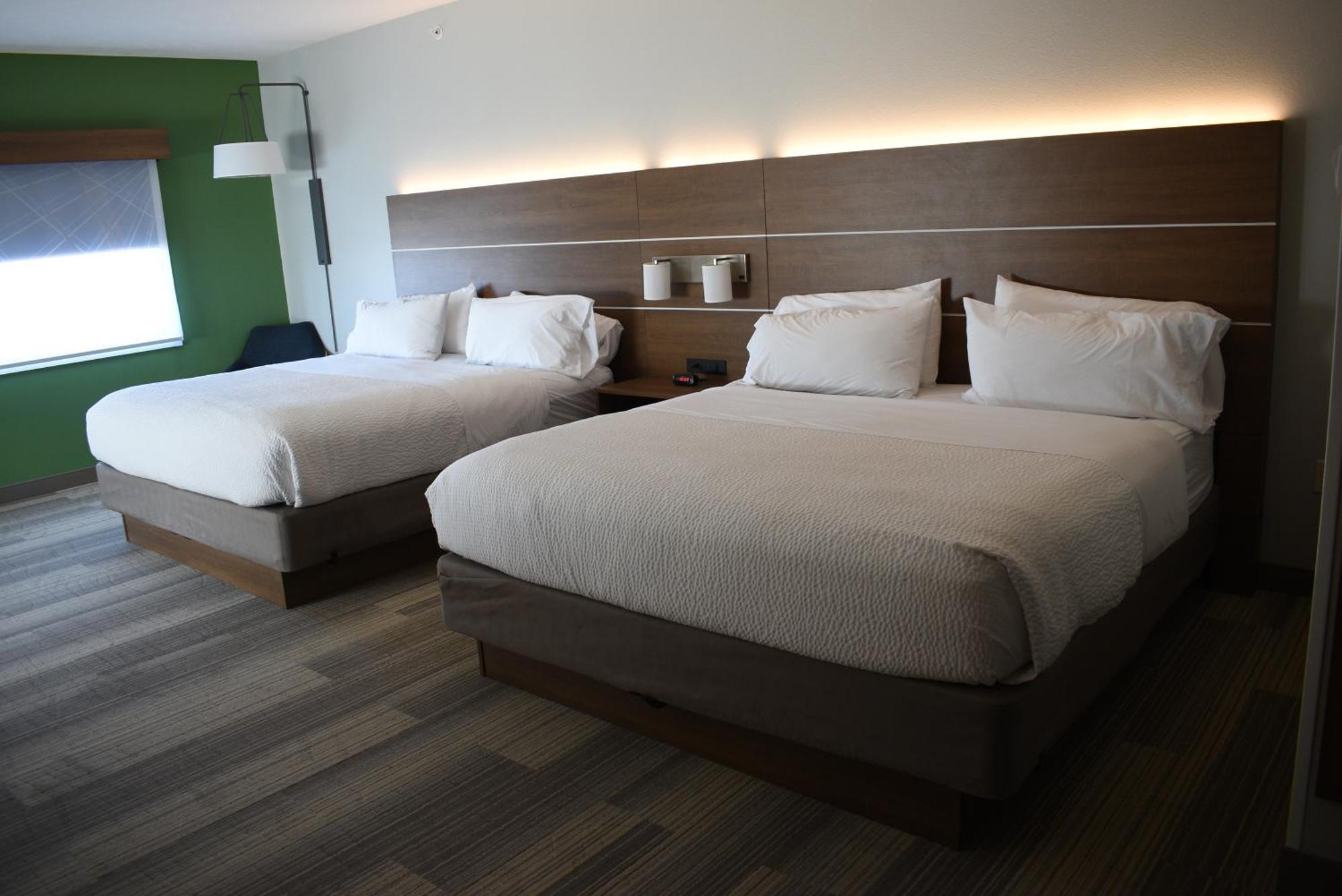 Express & South By Ihg Hotel