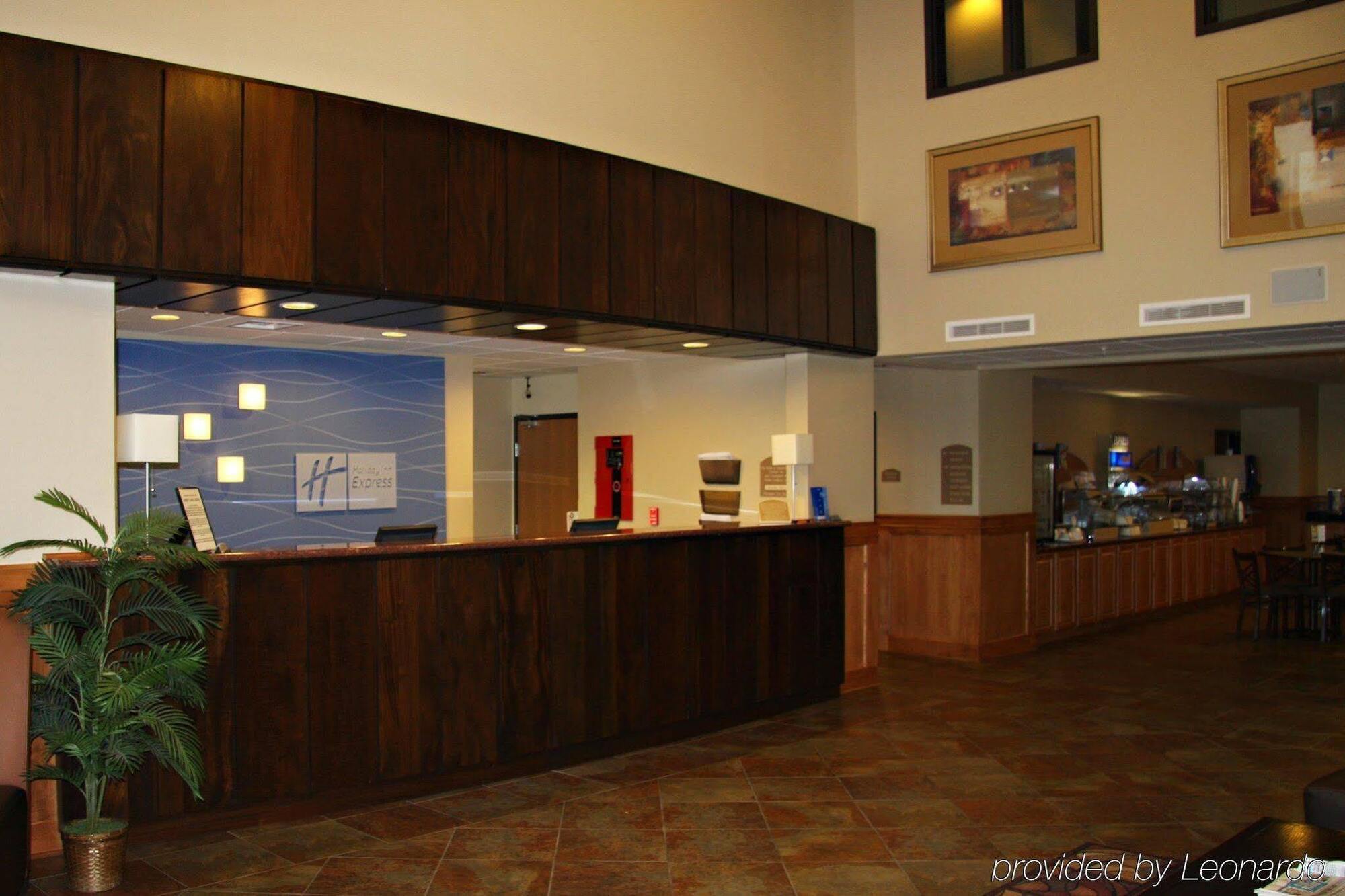 Express & South By Ihg 2*